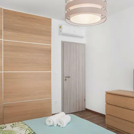 Comfortable 3-bedroom With Balcony And Fast Wi-fi - 10 Minutes From Old Town