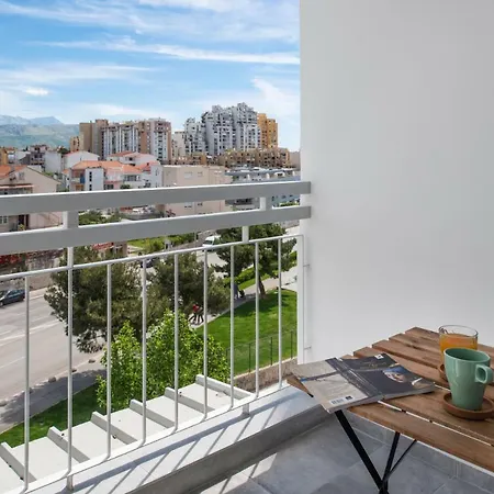 Comfortable 3-bedroom With Balcony And Fast Wi-fi - 10 Minutes From Old Town Apartment