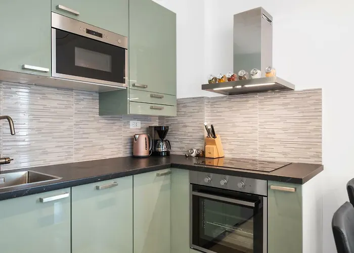 Comfortable 3-bedroom With Balcony And Fast Wi-fi - 10 Minutes From Old Town