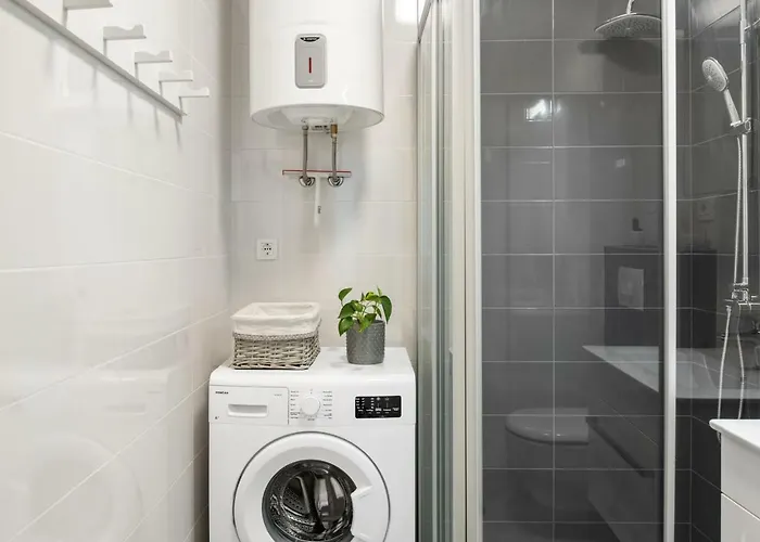 Comfortable 3-bedroom With Balcony And Fast Wi-fi - 10 Minutes From Old Town Apartament Split