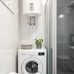 Apartment Comfortable 3-bedroom With Balcony And Fast Wi-fi - 10 Minutes From Old Town