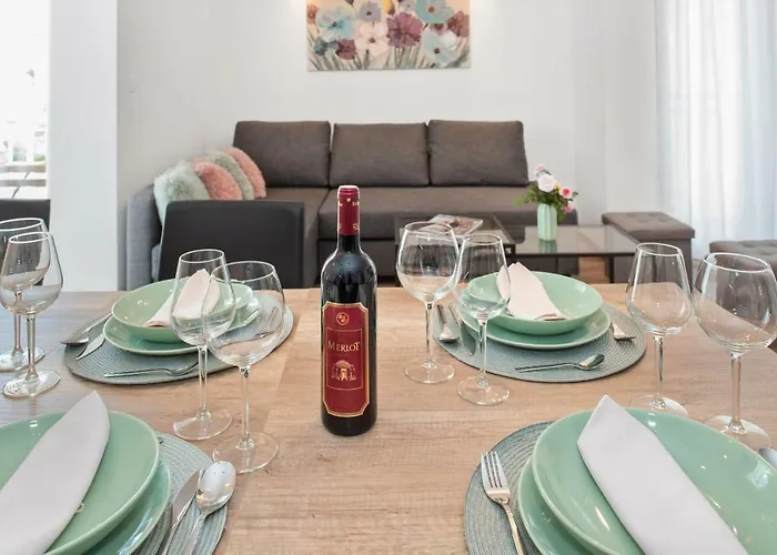 Comfortable 3-bedroom With Balcony And Fast Wi-fi - 10 Minutes From Old Town Appartement Split