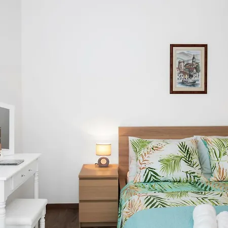 Comfortable 3-bedroom With Balcony And Fast Wi-fi - 10 Minutes From Old Town Apartment