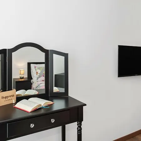 Apartment Comfortable 3-bedroom With Balcony And Fast Wi-fi - 10 Minutes From Old Town *